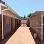 Ashdown Park: 3 Bedroomed Hse To Let