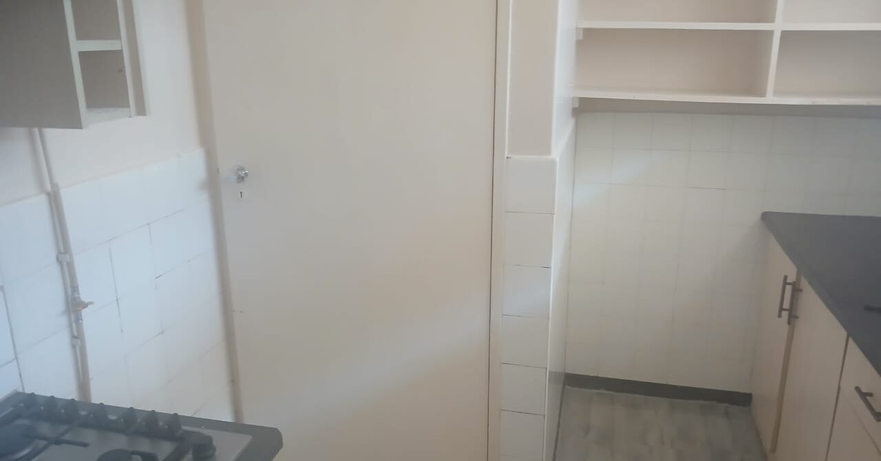Avenues: 1 Bedroomed Flat To Let